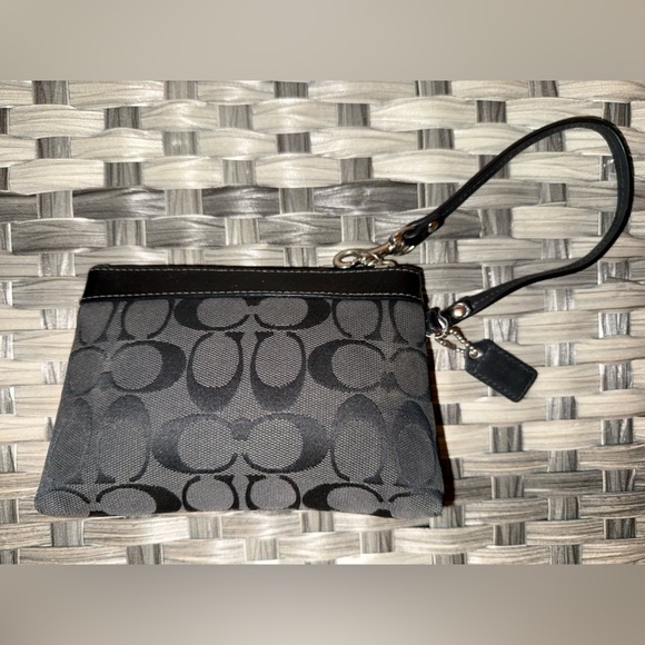 Coach Black Signature Jacquard Wristlet - Picture 4 of 11